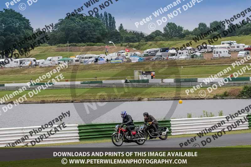 Vintage motorcycle club;eventdigitalimages;mallory park;mallory park trackday photographs;no limits trackdays;peter wileman photography;trackday digital images;trackday photos;vmcc festival 1000 bikes photographs